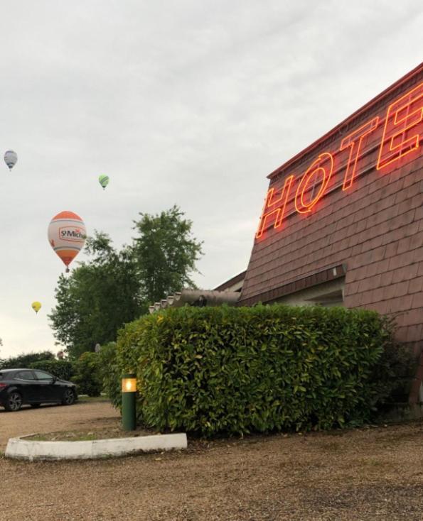 Le Charollais Motel Restaurant Contact-Hotel Vitry-en-Charollais Dış mekan fotoğraf
